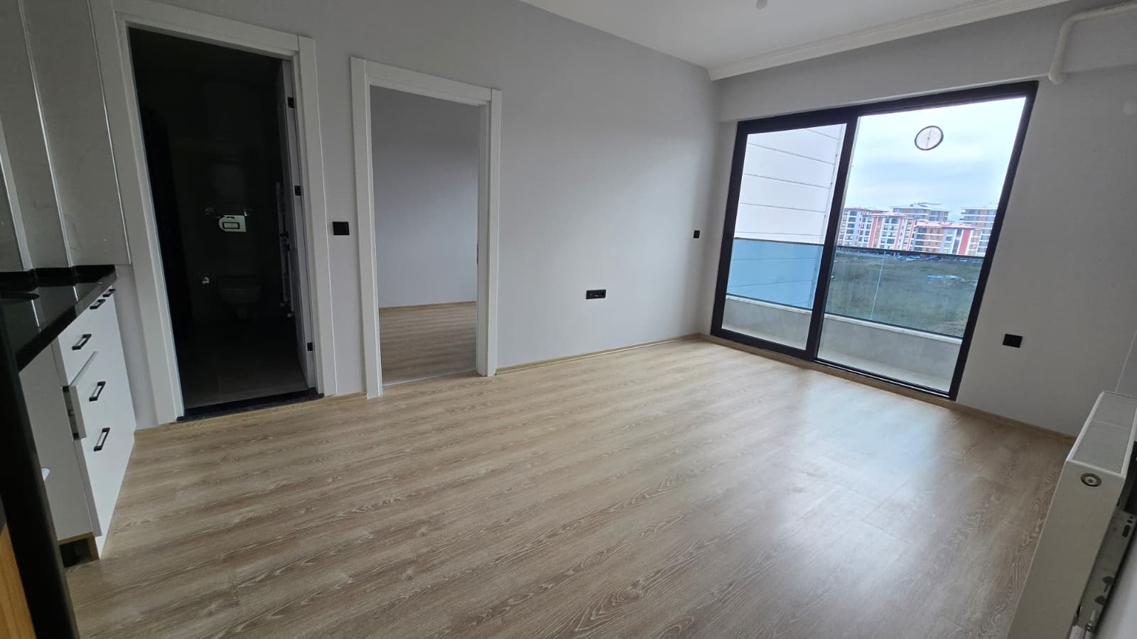 CUMHURİYET MAH.ÜÇÜZLER İNŞ. MARİS APT. -1+1